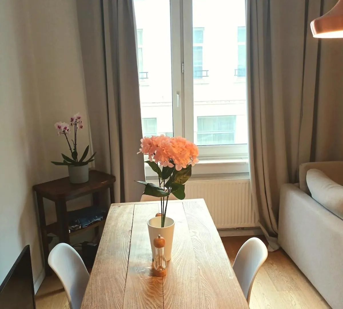 Beautiful 2 Bedroom Apartment In Place Flagey Bxl Bruxelles