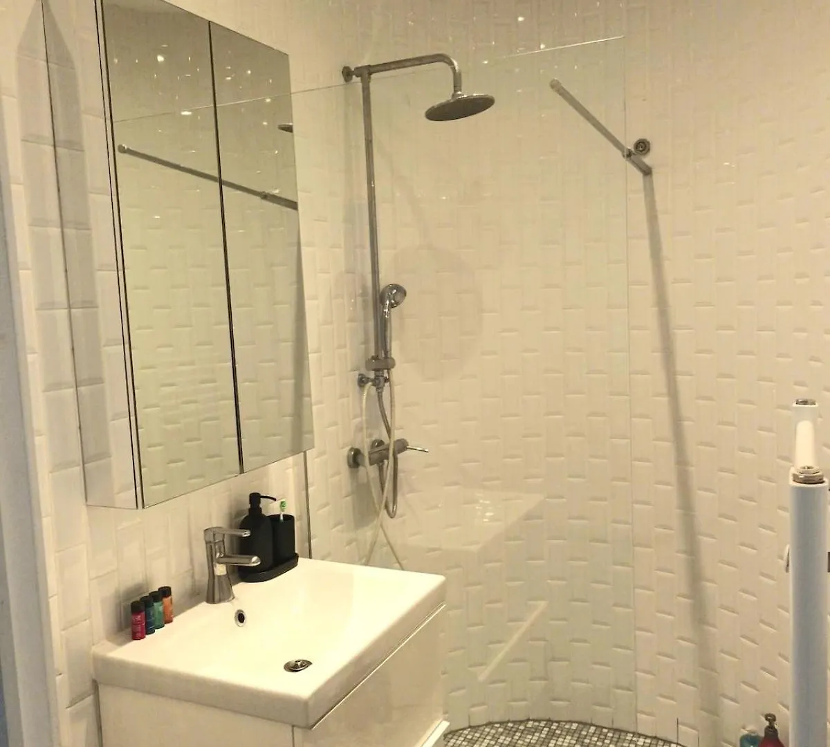 Beautiful 2 Bedroom Apartment In Place Flagey Bxl Bruxelles